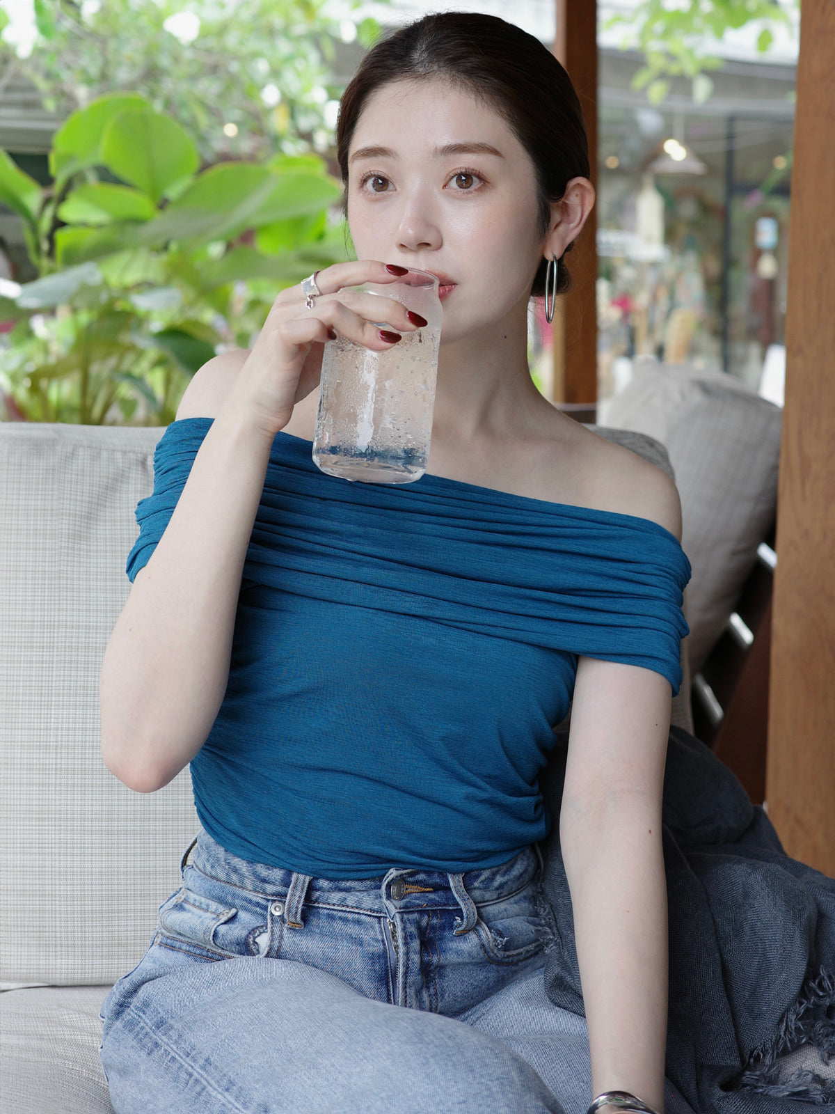 シアーオフショルギャザーカットトップス