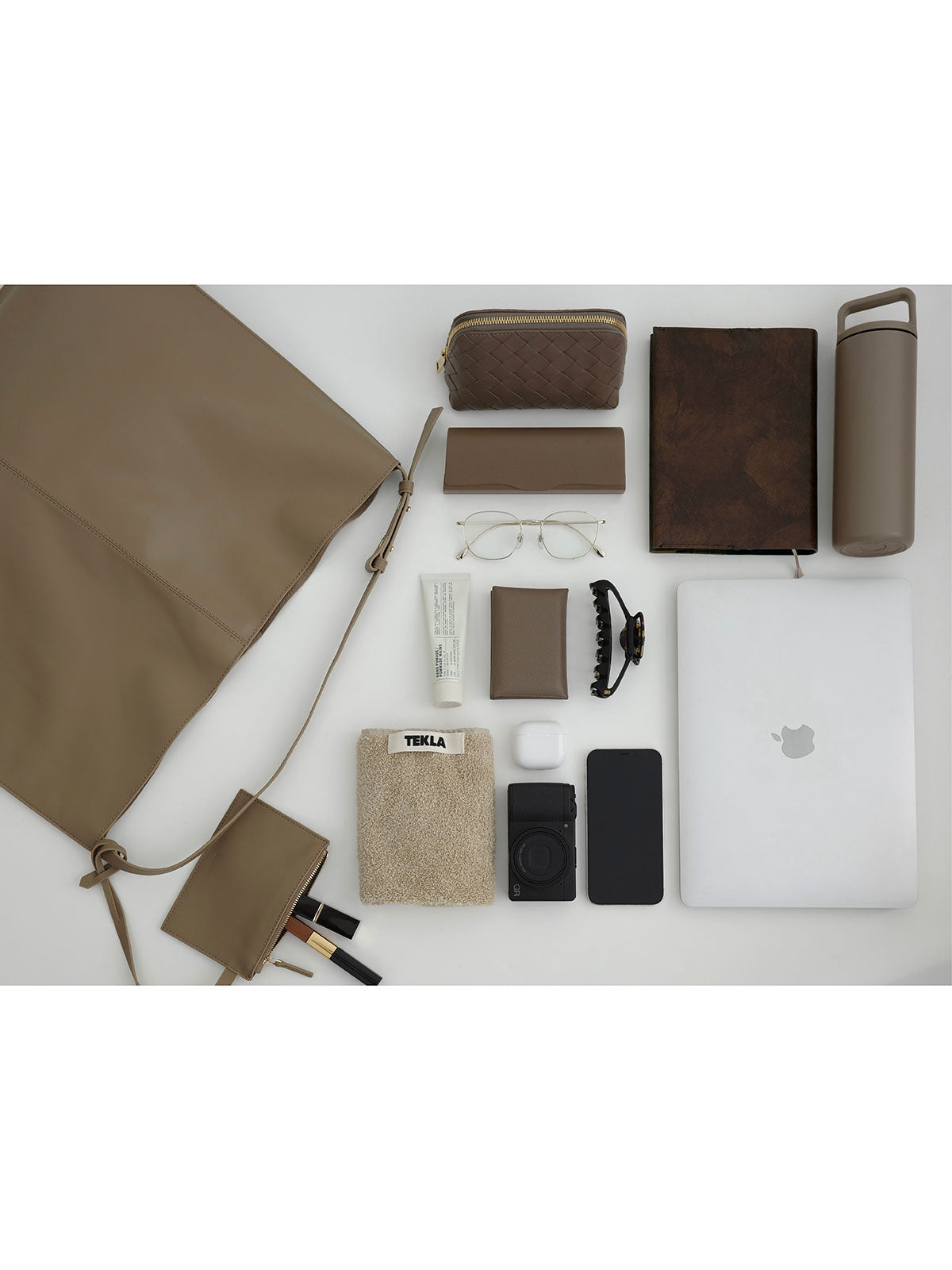 レザーラージショルダーバッグ