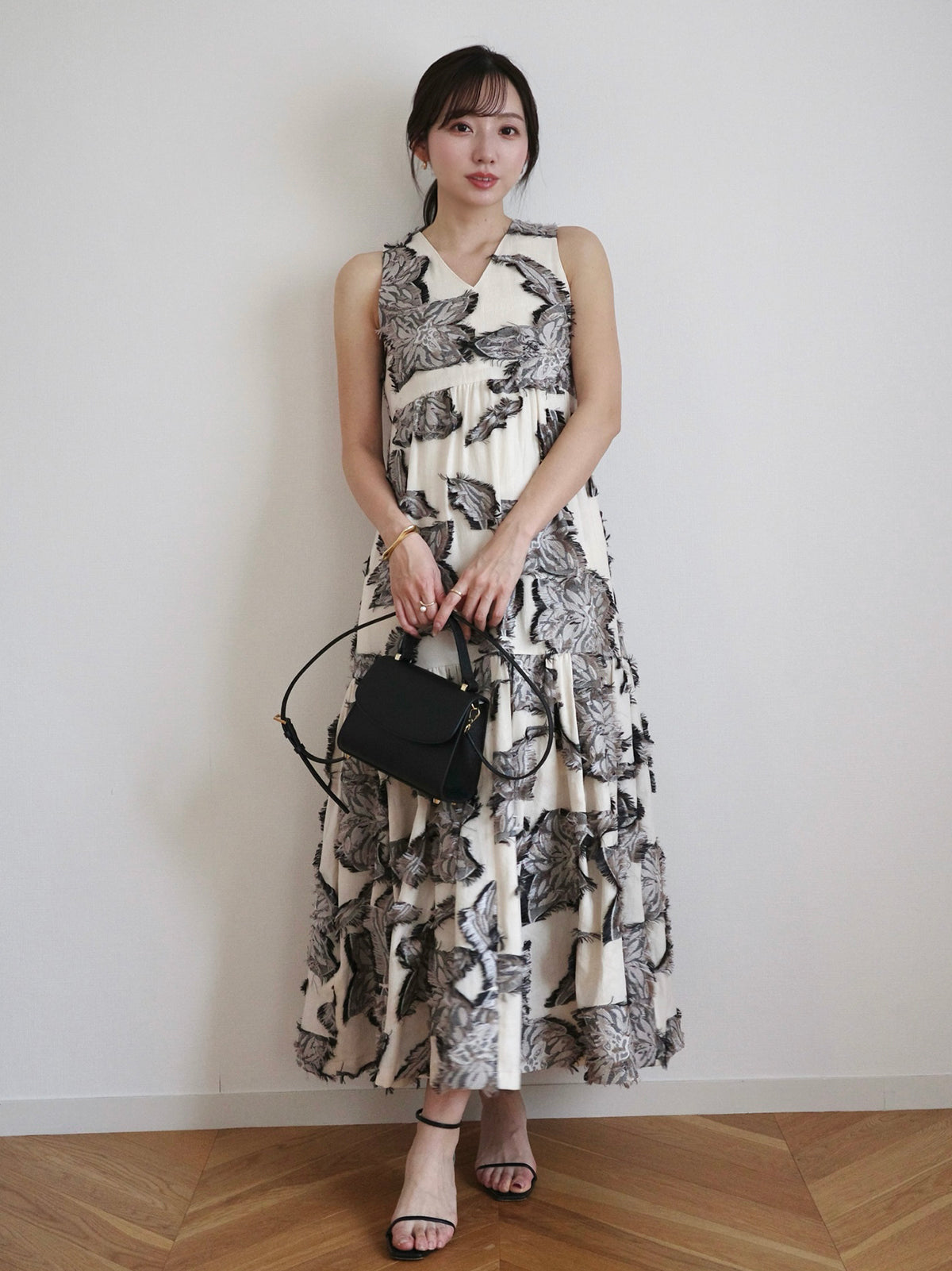 ボタニカルフラワーカットジャガードワンピース