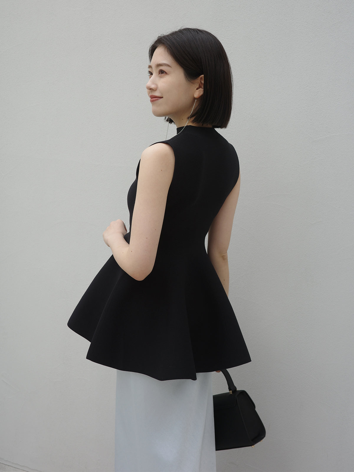 ホールガーメントペプラムニット