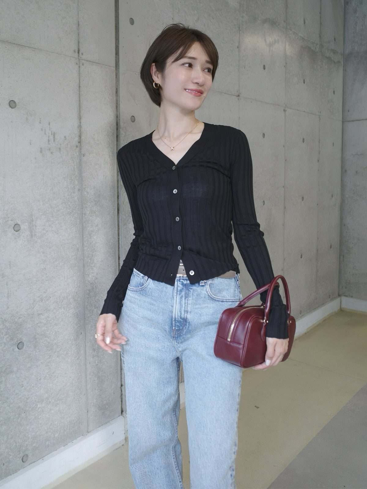 V领丝绸开衫