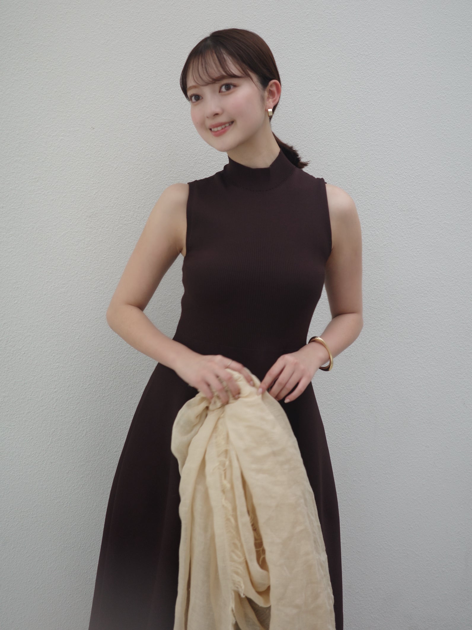 홀가먼트 플레어 니트 원피스