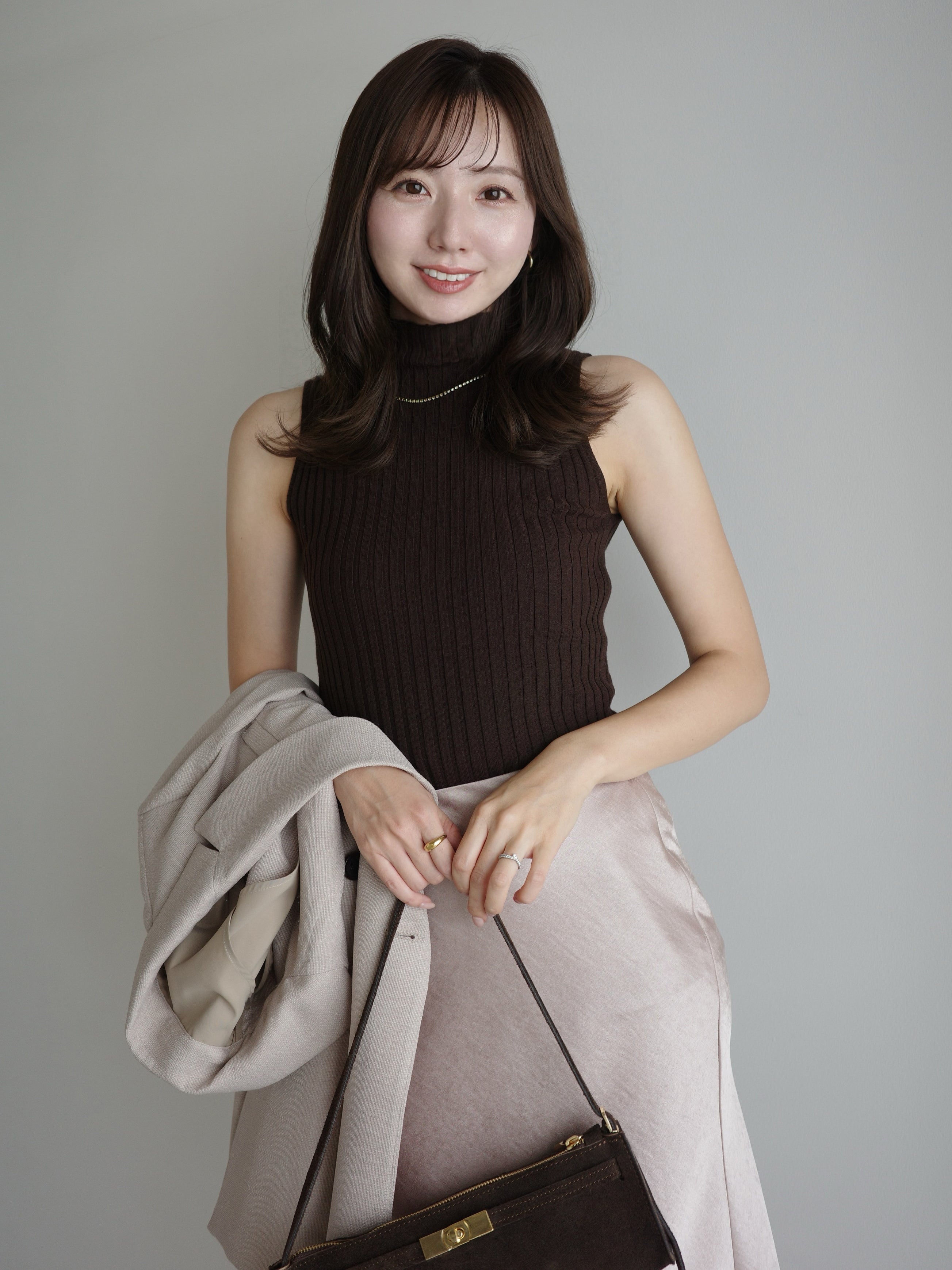 COLOR:BROWN