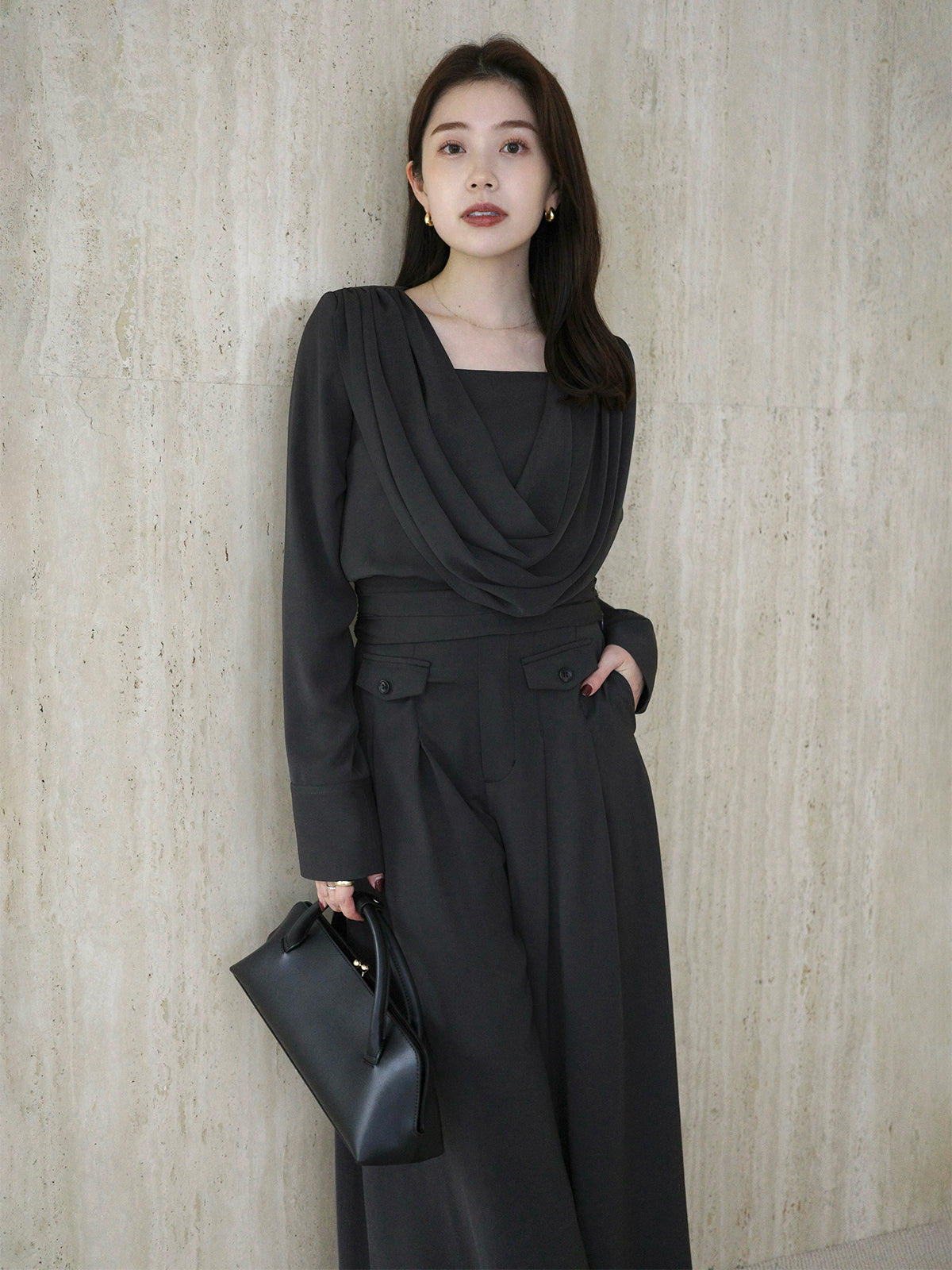 パウダーサテンワイドパンツ