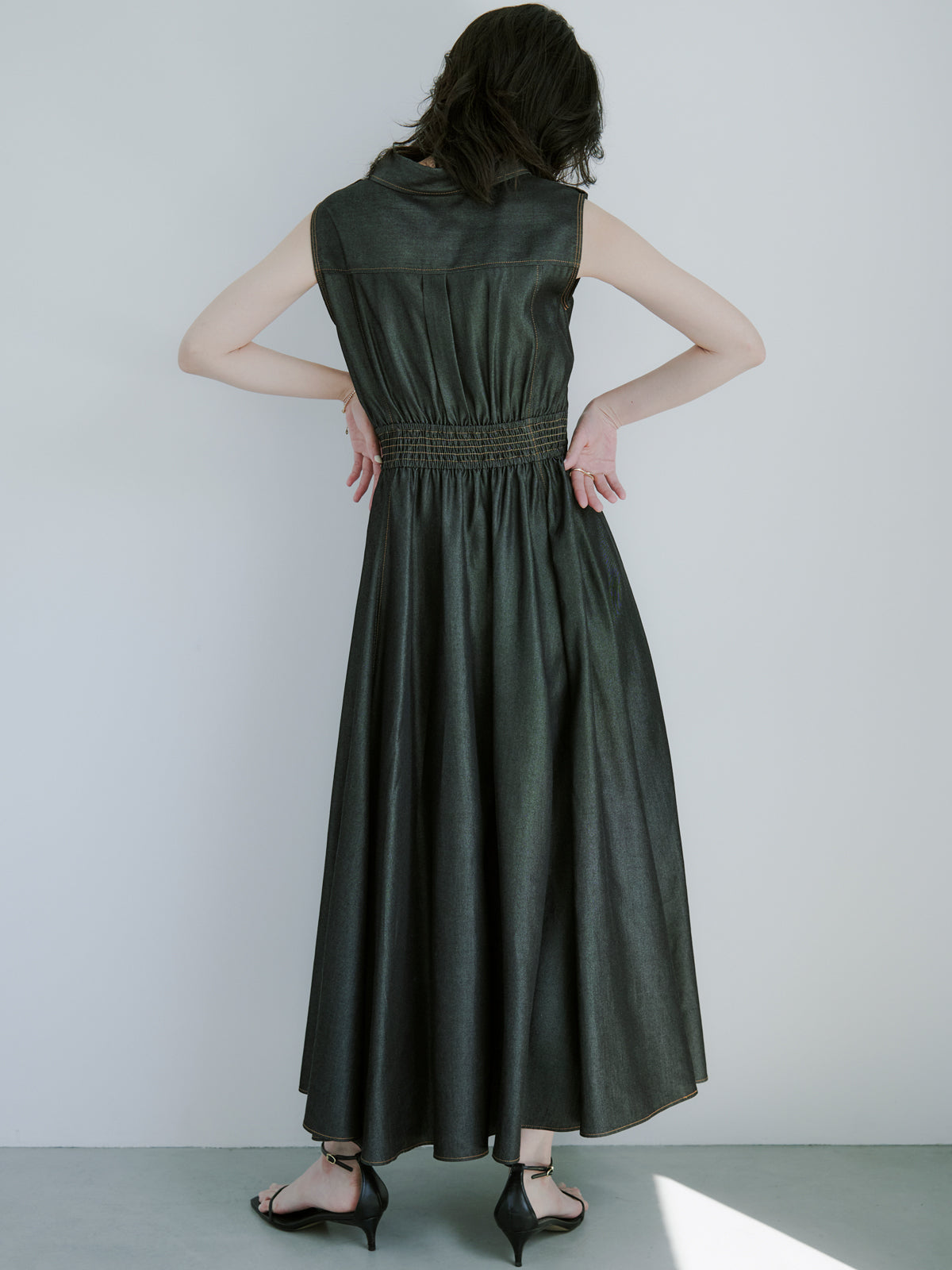 ノースリーブトレンチディテールワンピース