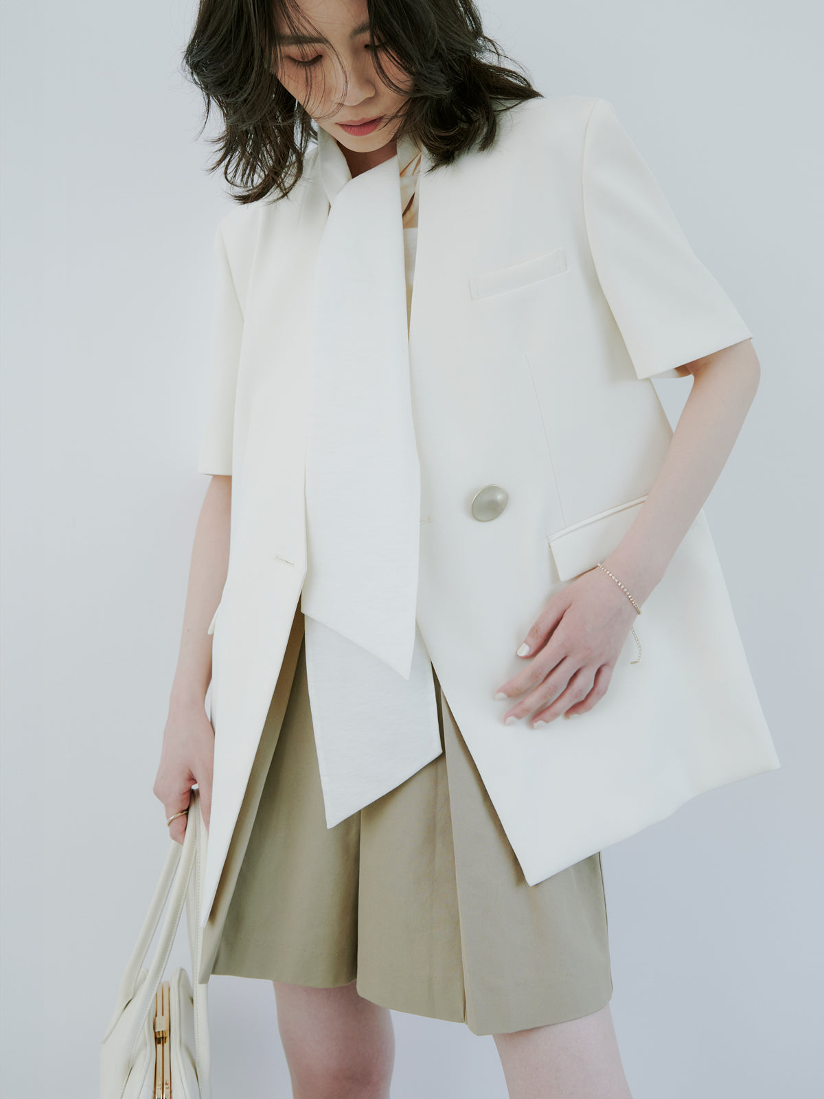 ハイネックノーカラージャケット