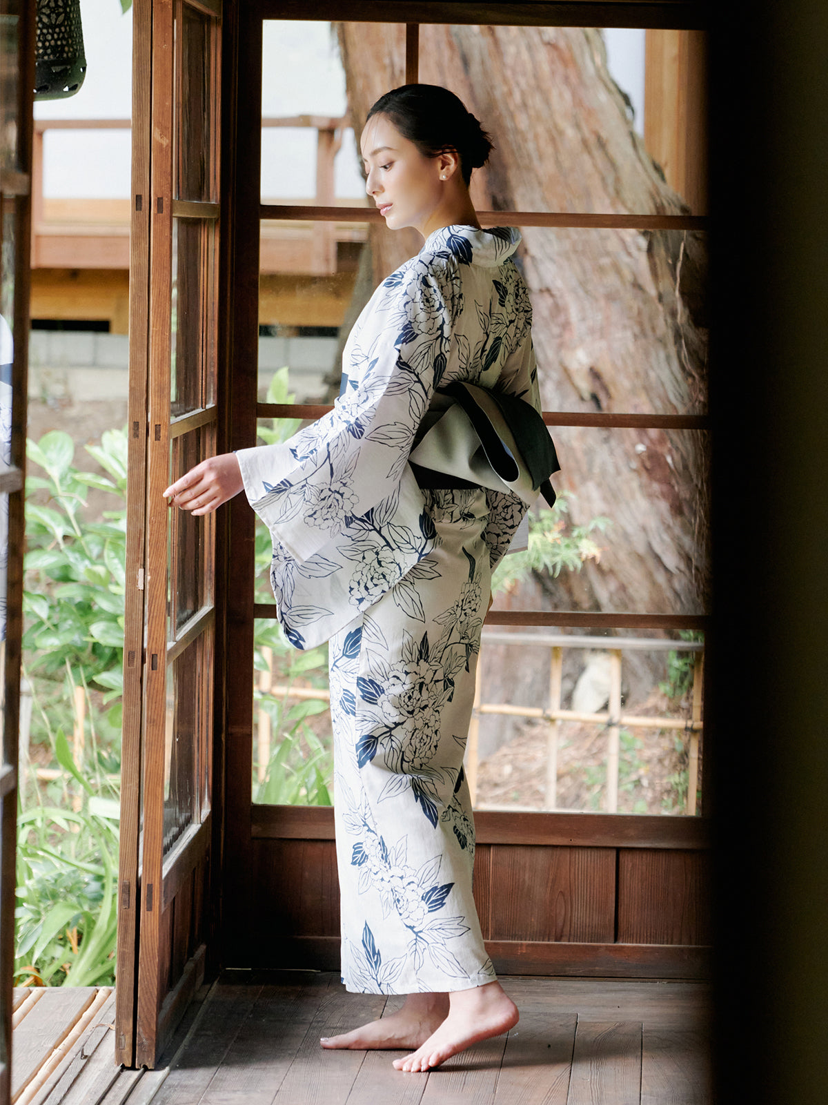 line art peony yukata set - WHITE