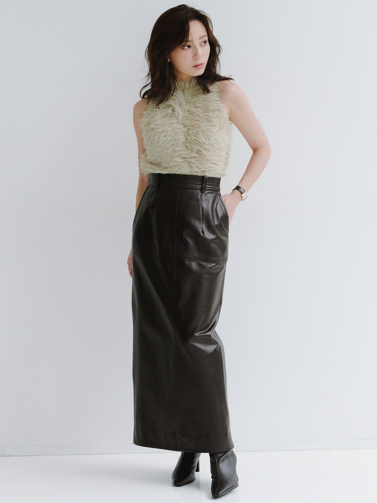 レザータイトスカート