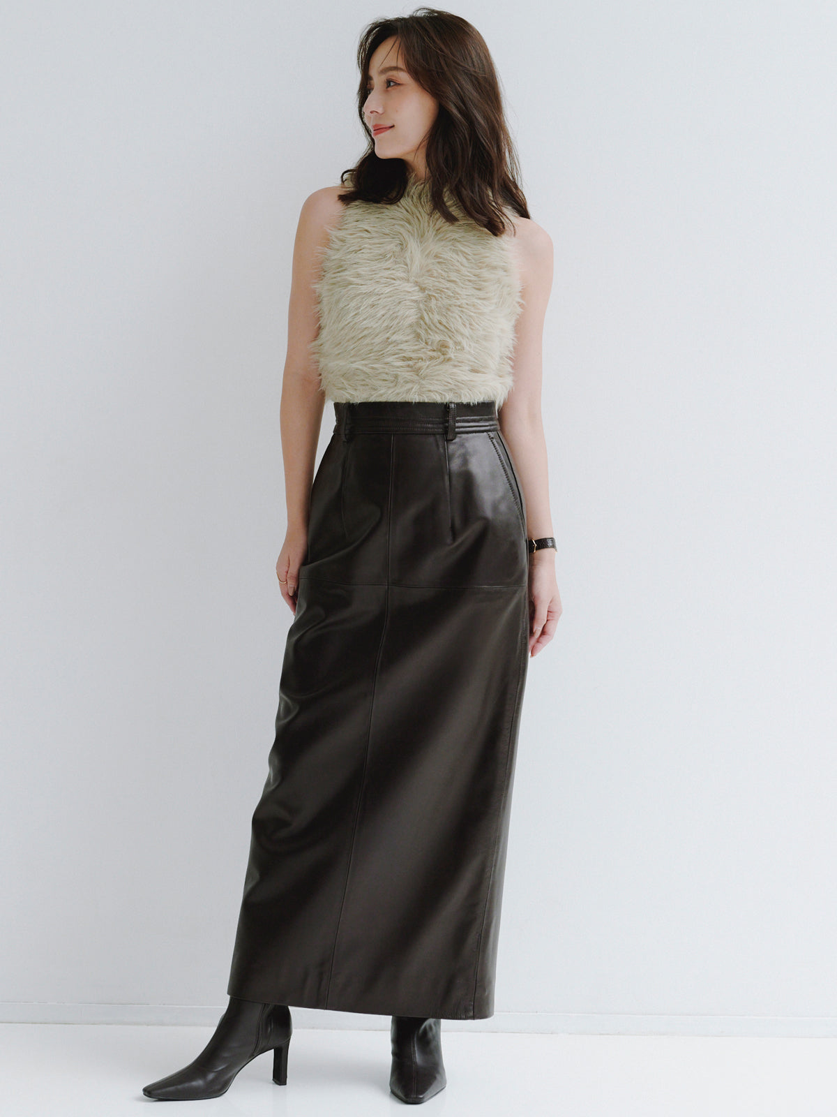 レザータイトスカート
