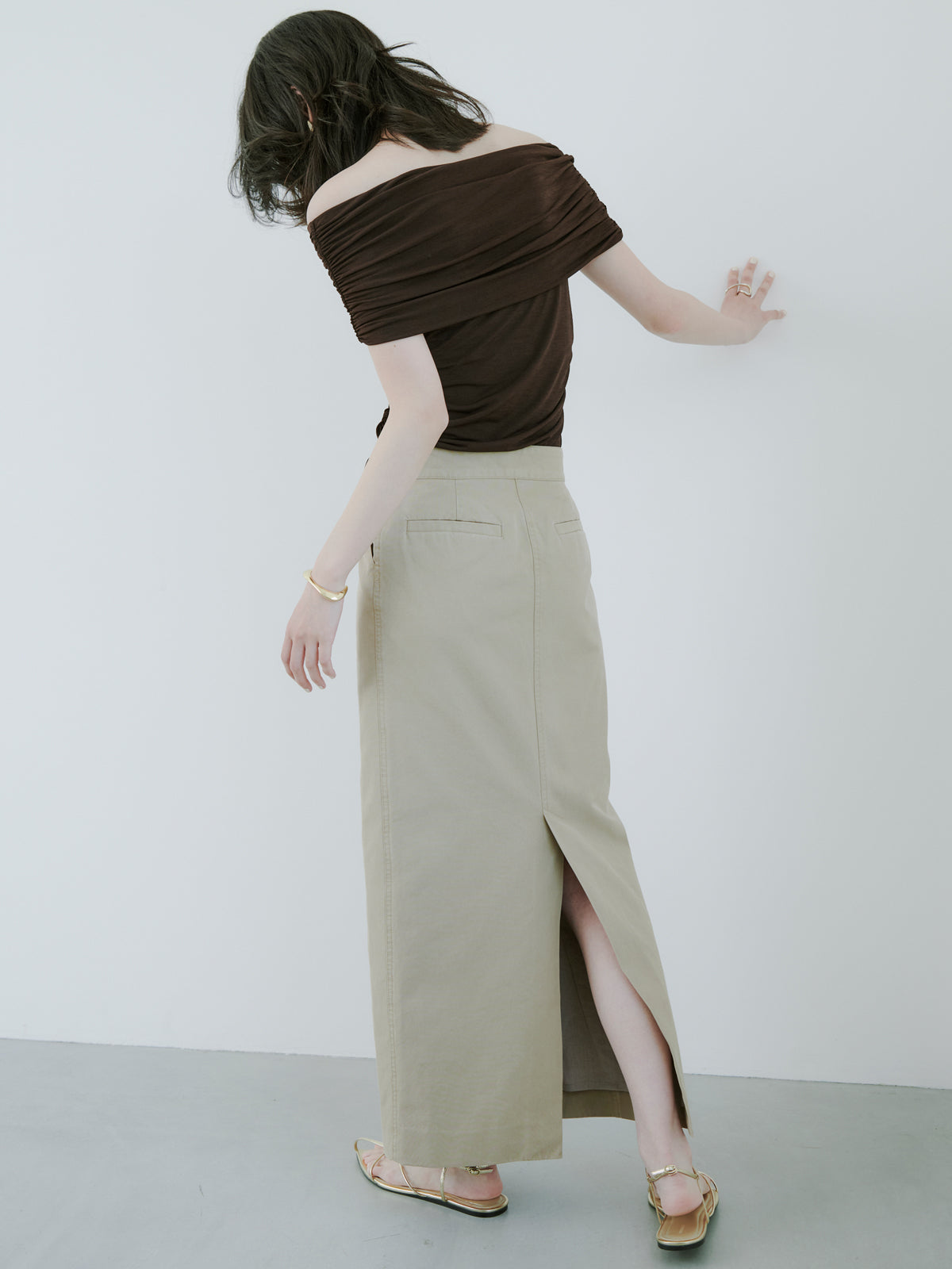 シアーオフショルギャザーカットトップス