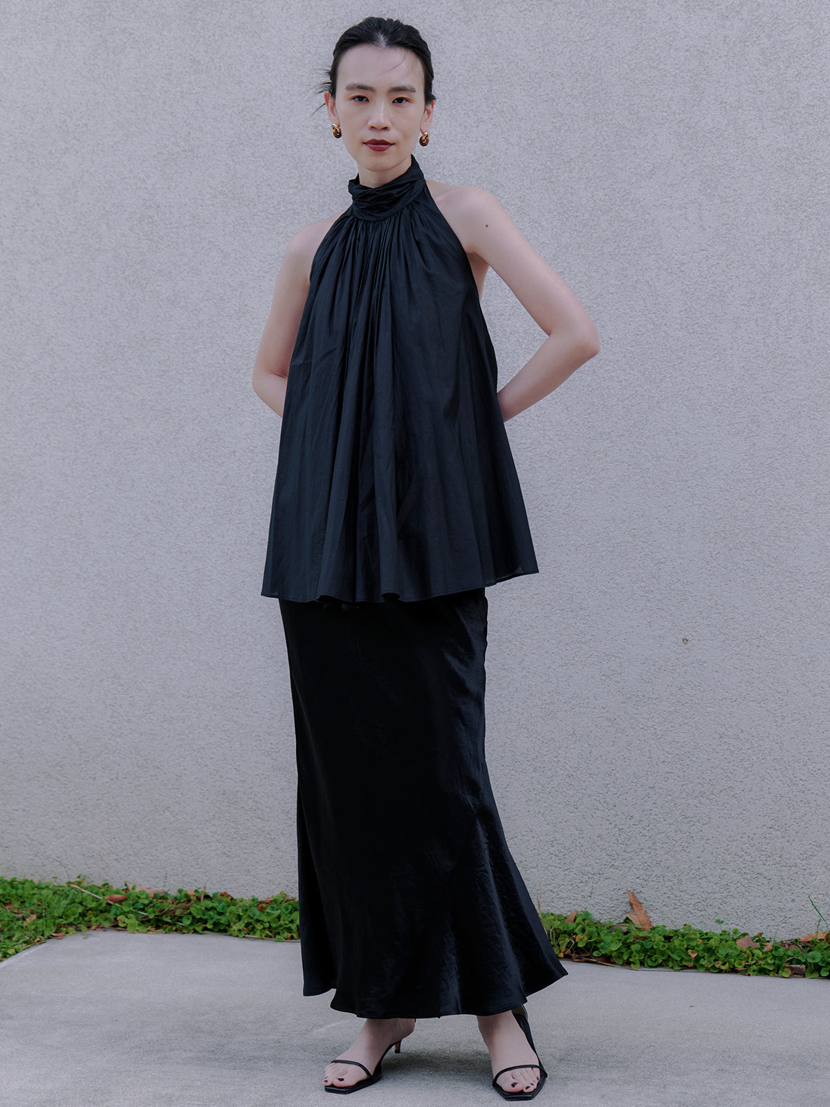 Indiaシルクブレンドバックオープンブラウス