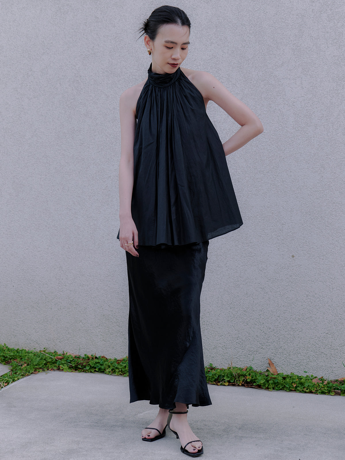 Indiaシルクブレンドバックオープンブラウス