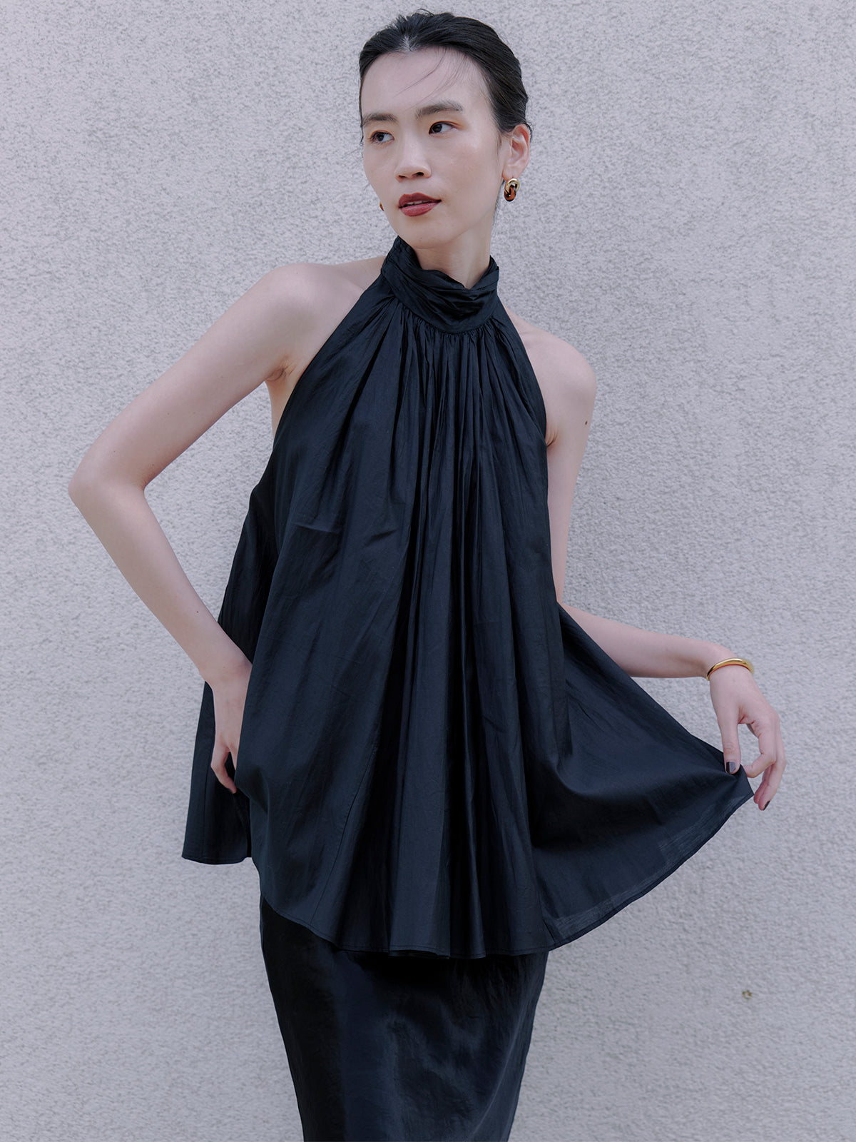 Indiaシルクブレンドバックオープンブラウス