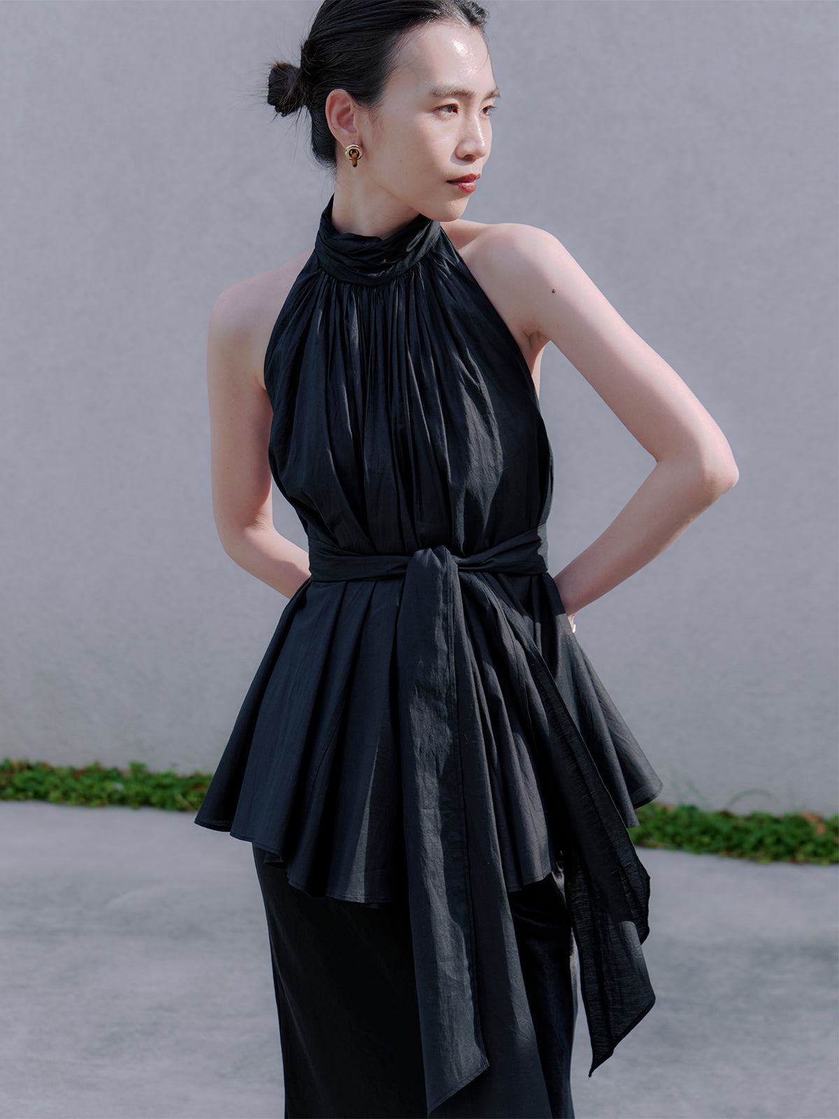 Indiaシルクブレンドバックオープンブラウス