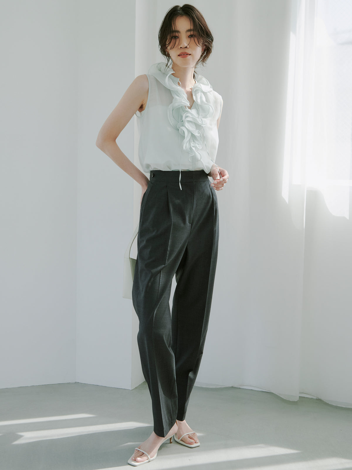 シルクブレンドラッフルブラウス