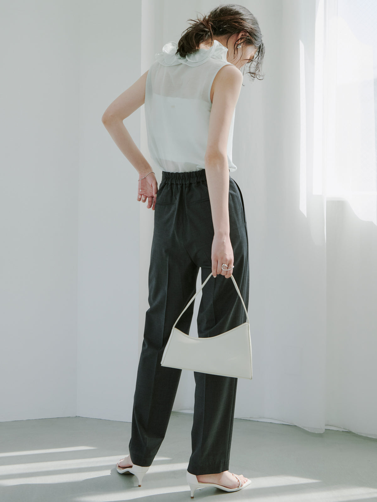 シルクブレンドラッフルブラウス