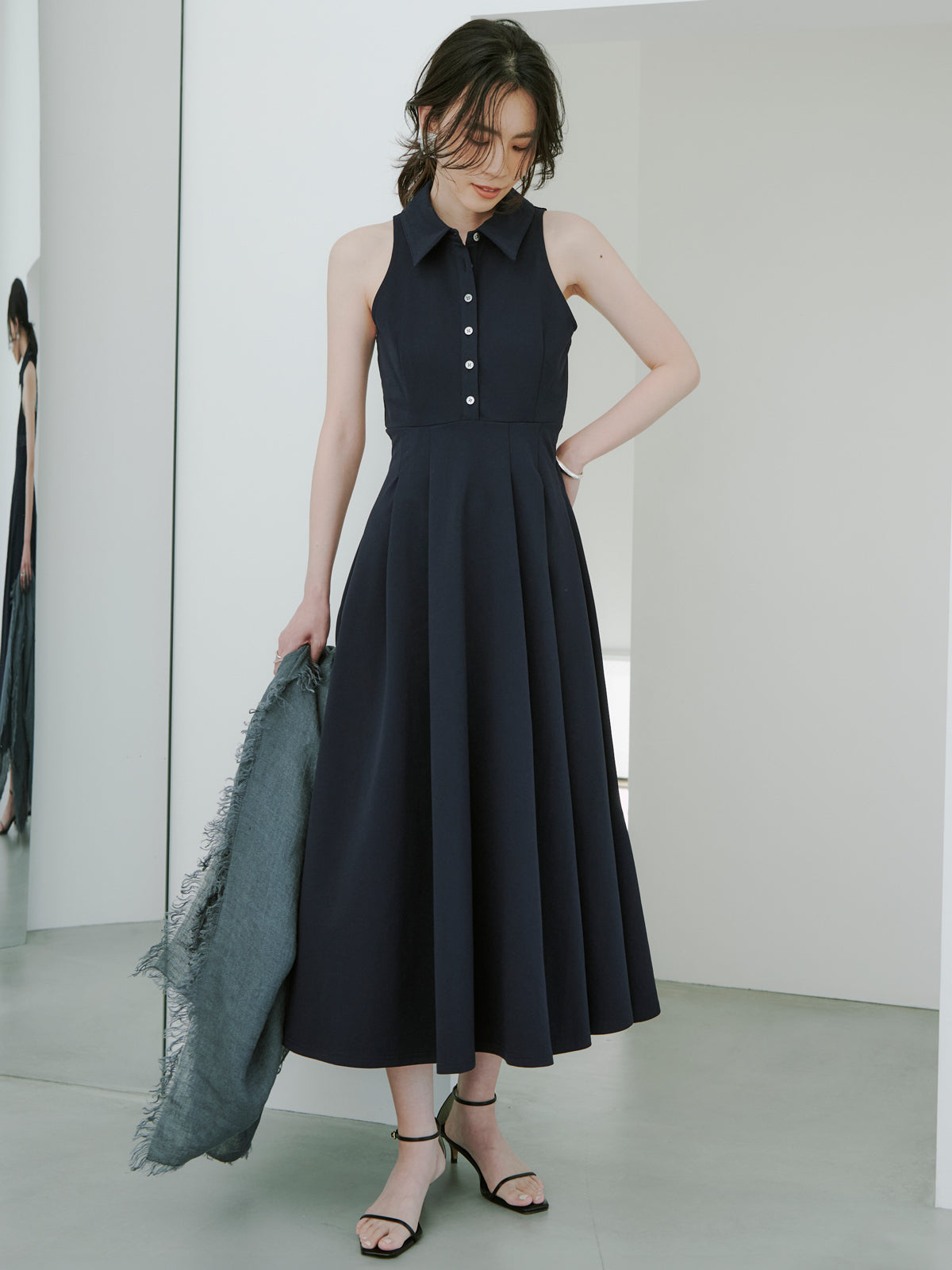 美式无袖剪裁长裙