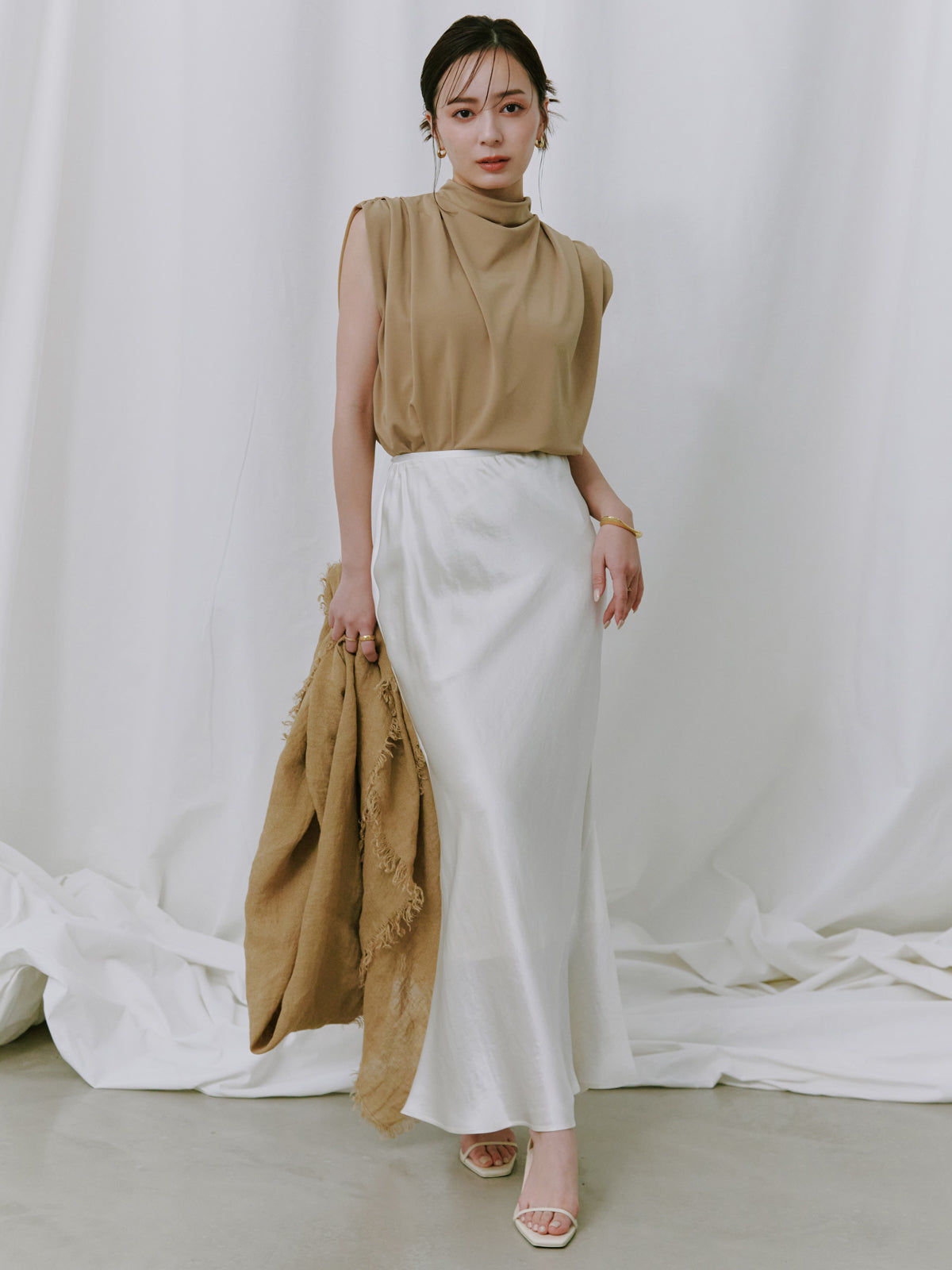 ギャザードレープカットトップス