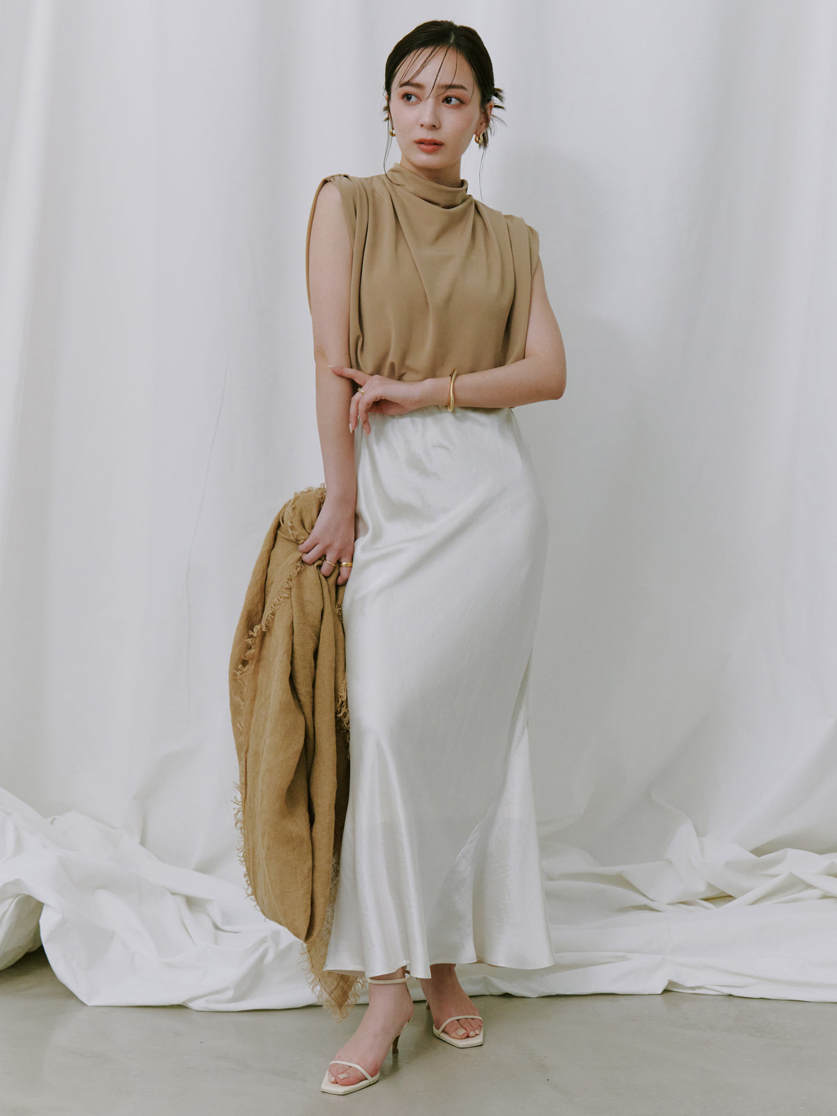 ギャザードレープカットトップス