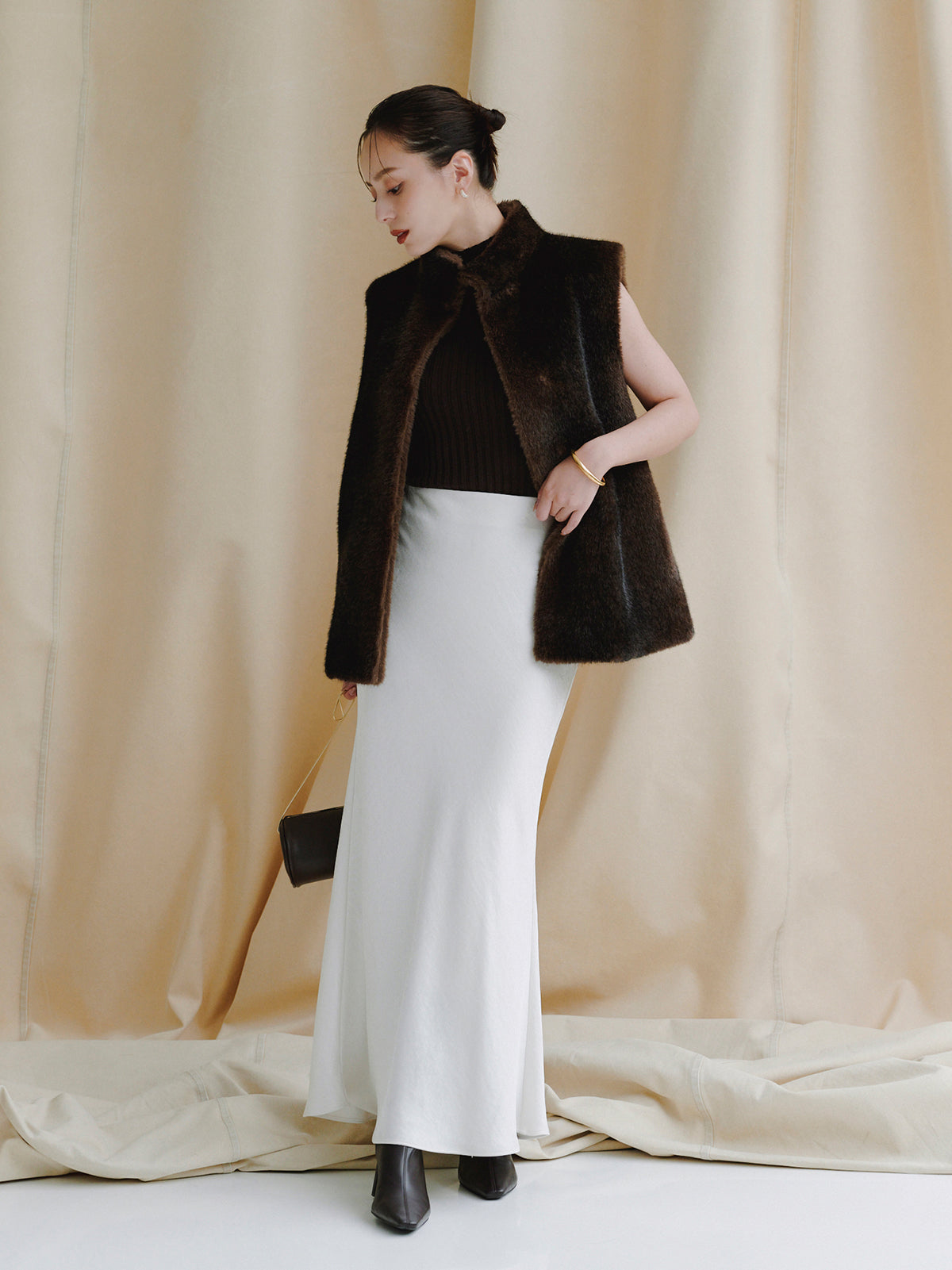 スタンドカラーファーベスト