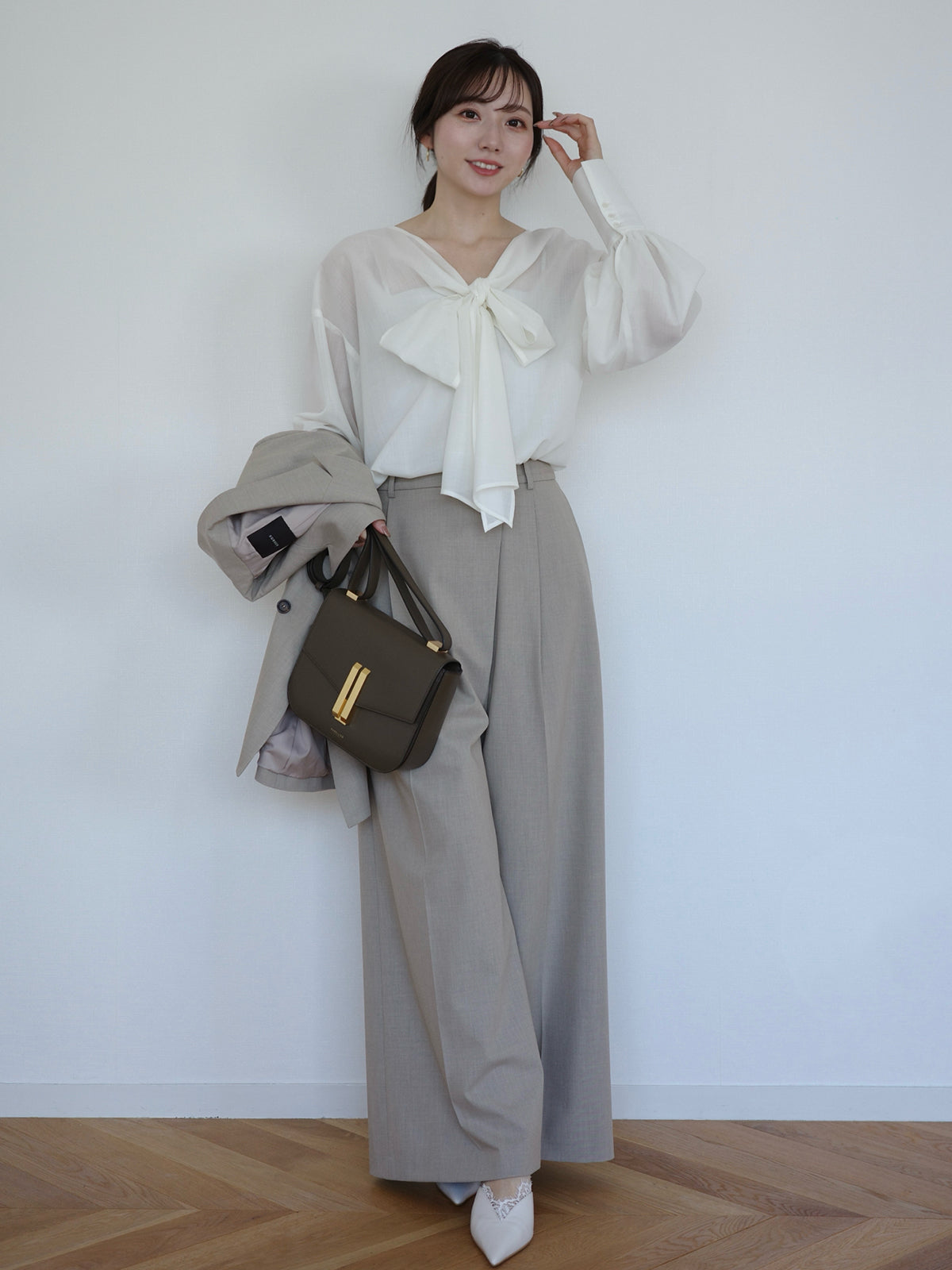 フロントリボンブラウス