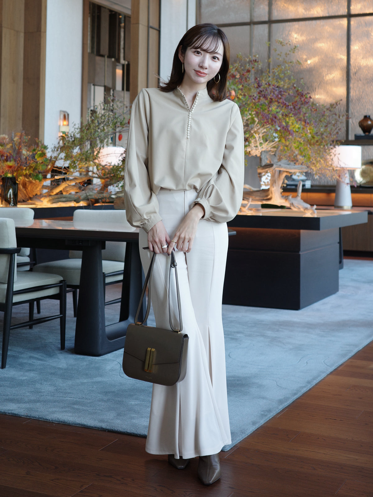 トリアセバックサテンフレアパンツ