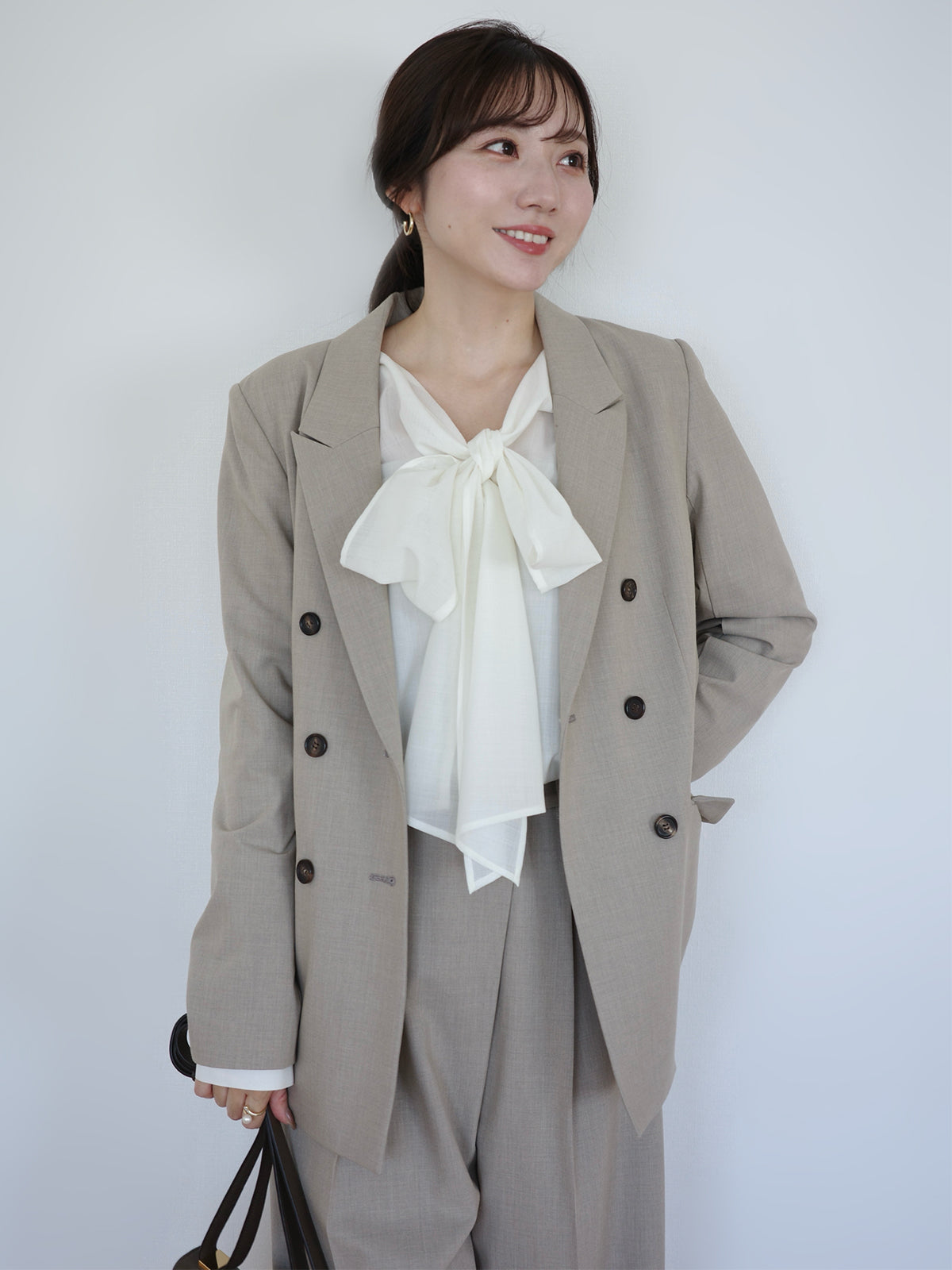 フロントリボンブラウス