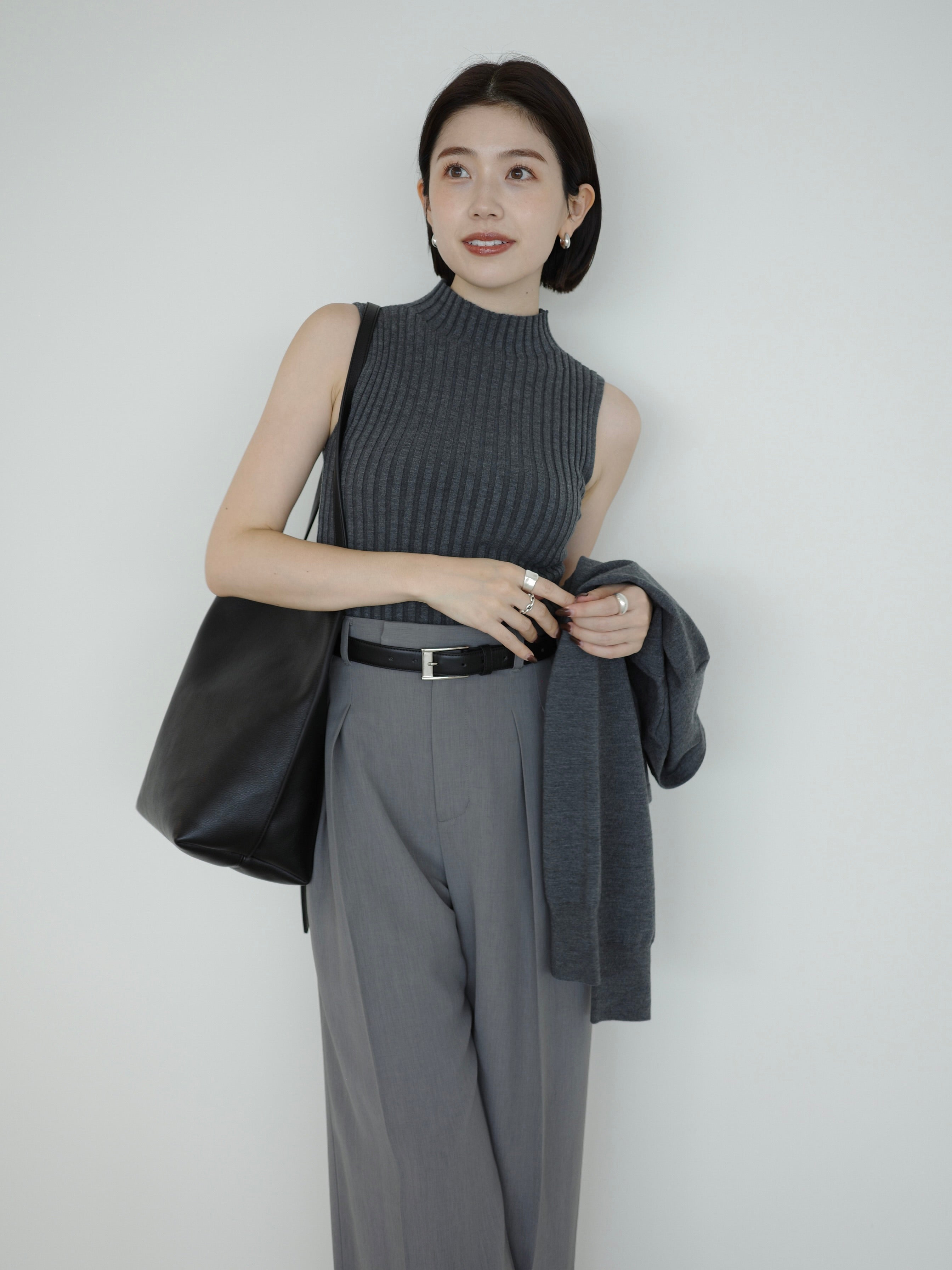 COLOR:GREY