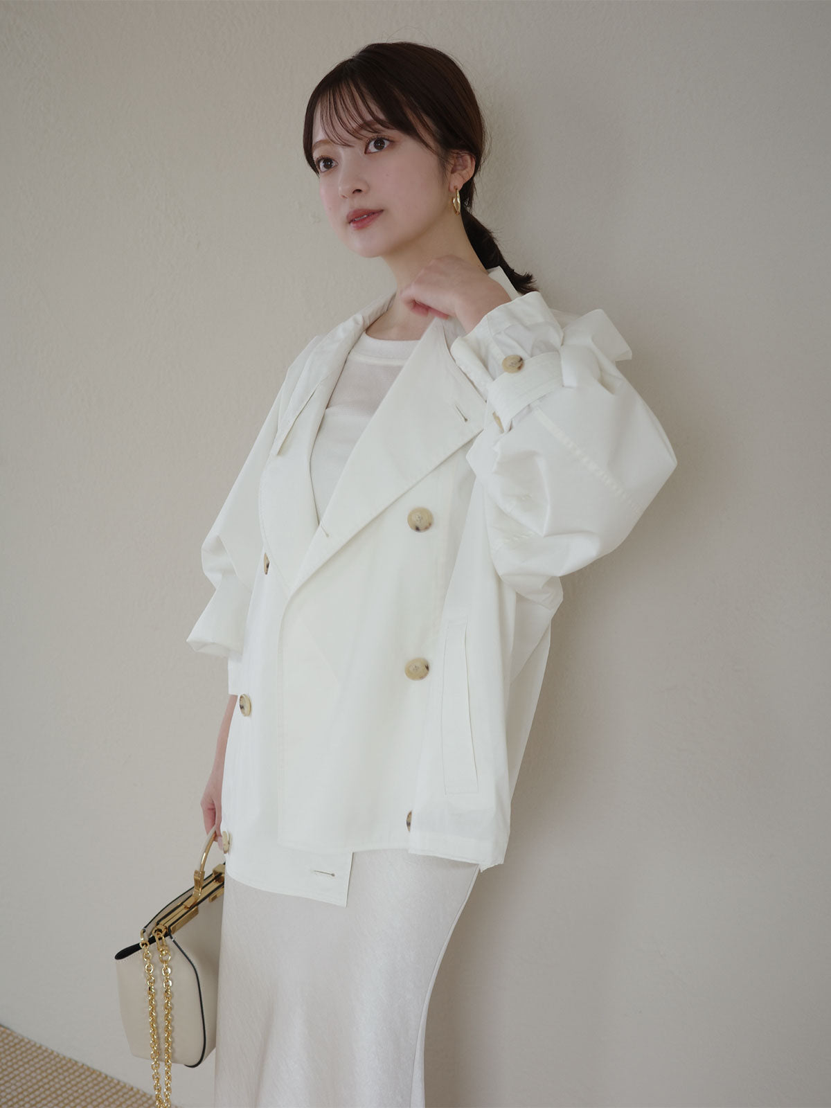 バックオープンシアーカットトップス