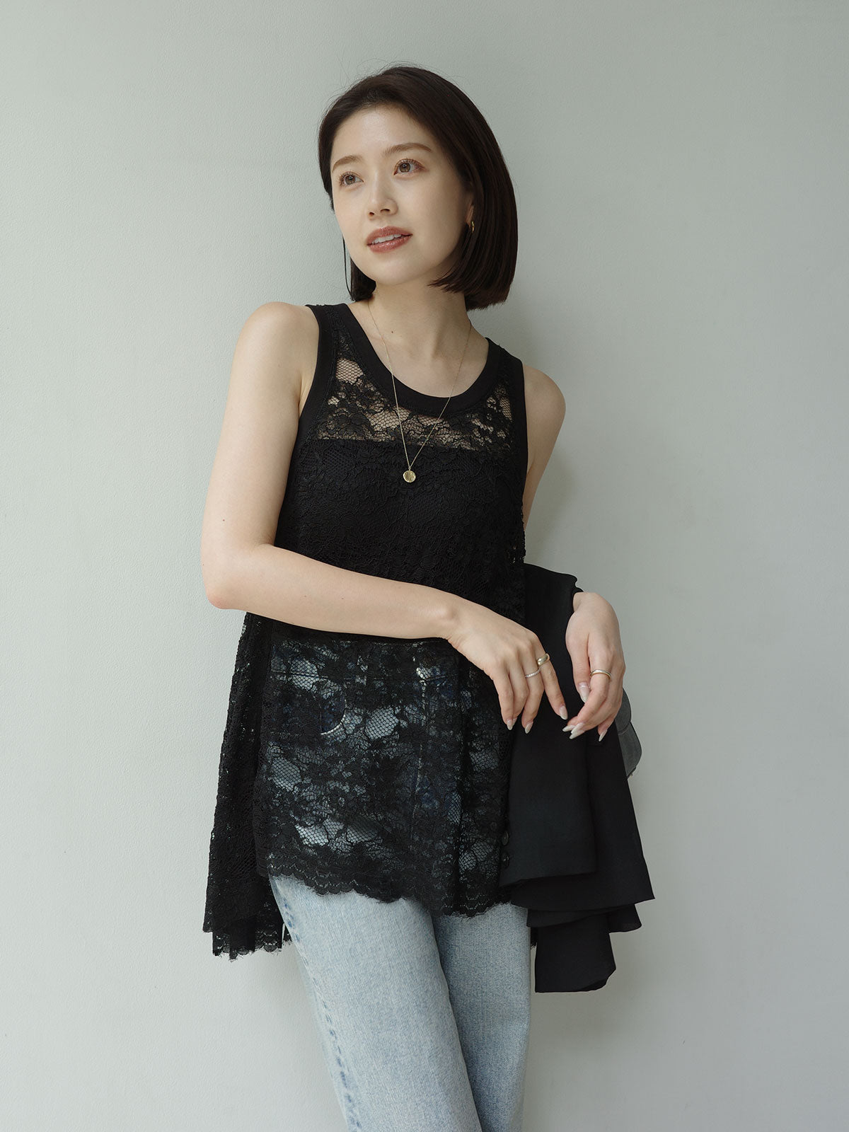 COLOR:BLACK