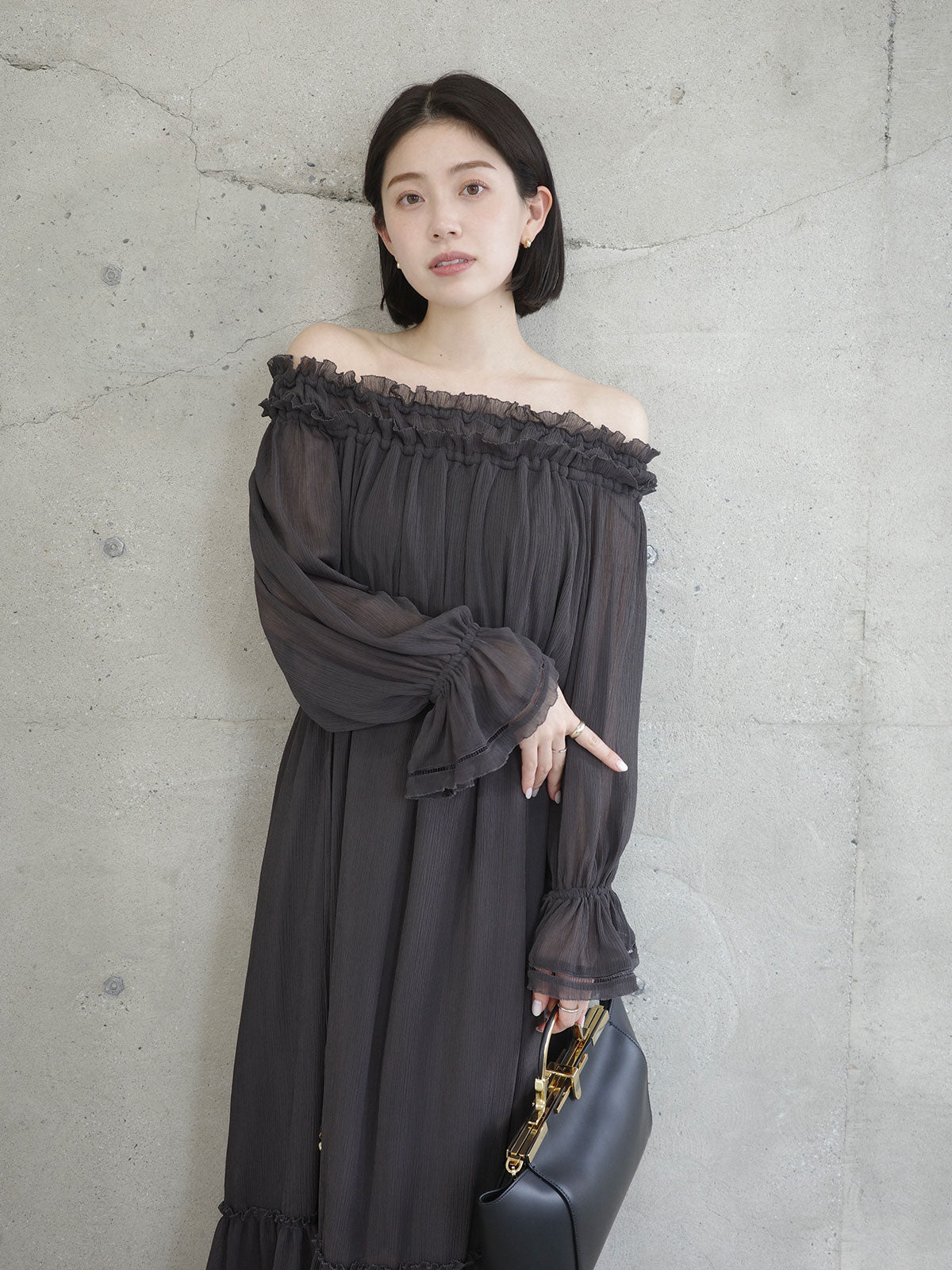 シフォンオフショルダーフレアワンピース