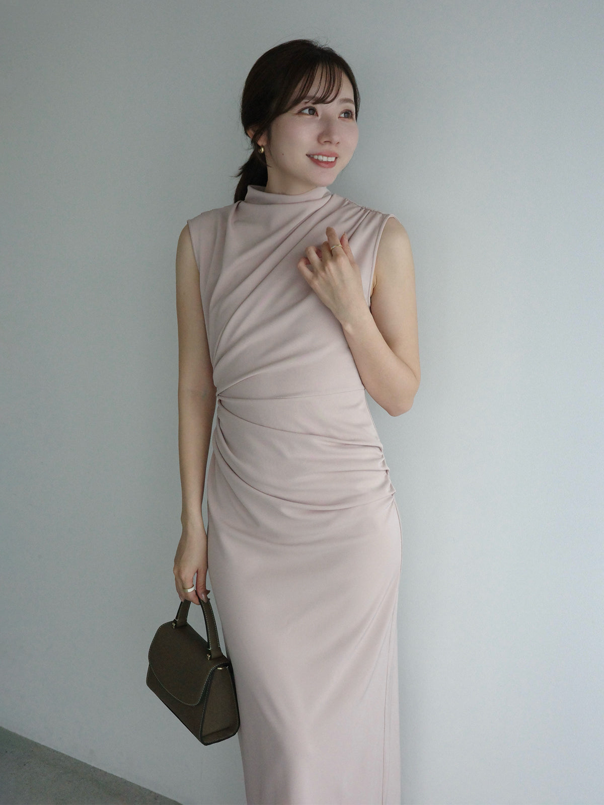 トリアセドレープナローワンピース