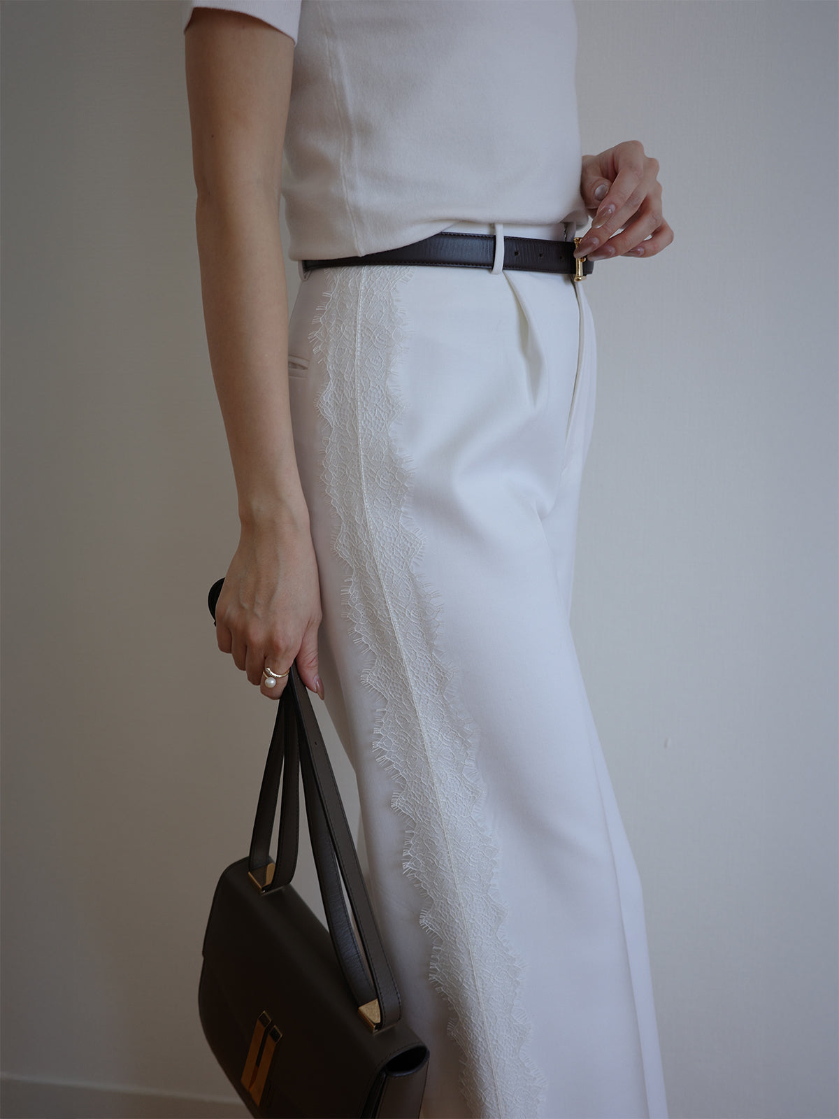 レーストリムタックパンツ