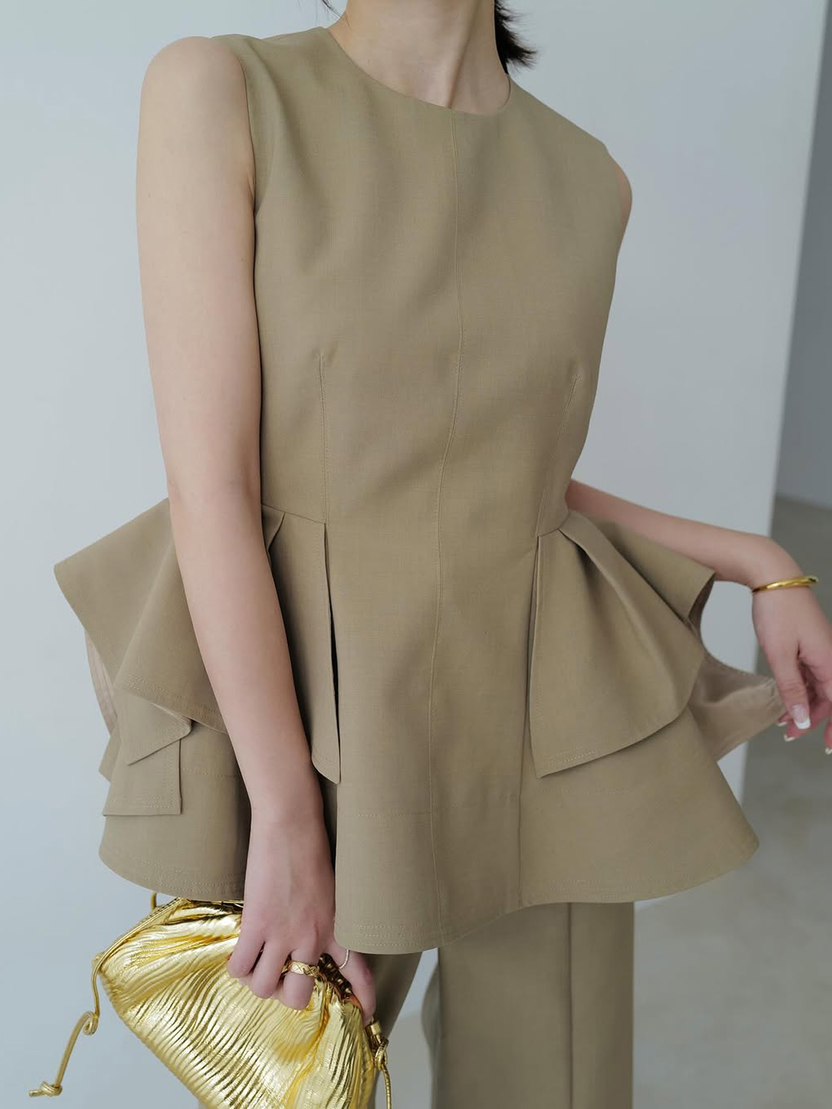 オブジェクトフレアトップス(S BEIGE): トップスanuans オブジェクトフレアトップス(S BEIGE): トップスanuans