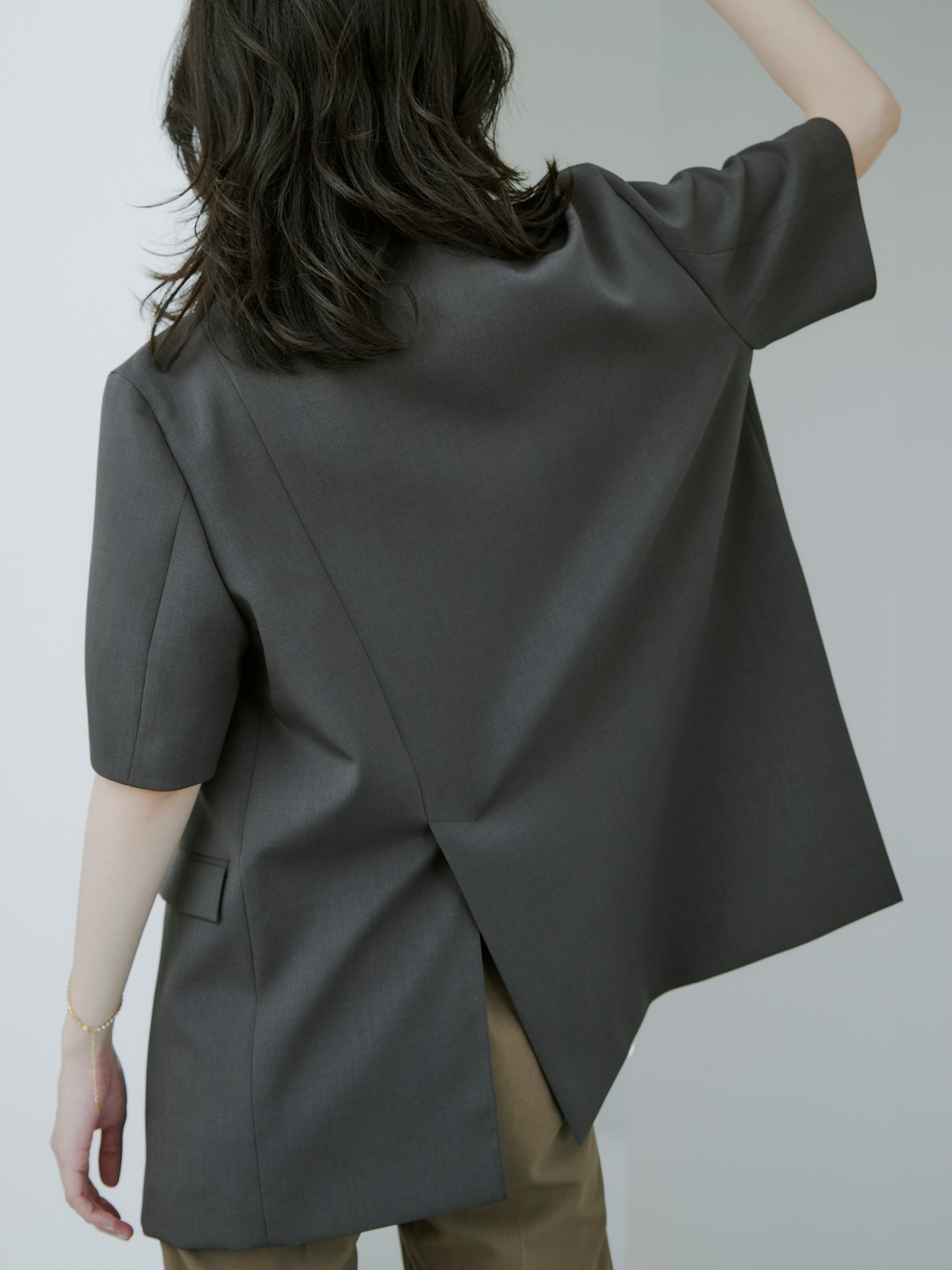 ハイネックノーカラージャケット(F CHARCOAL GREY): アウターanuans