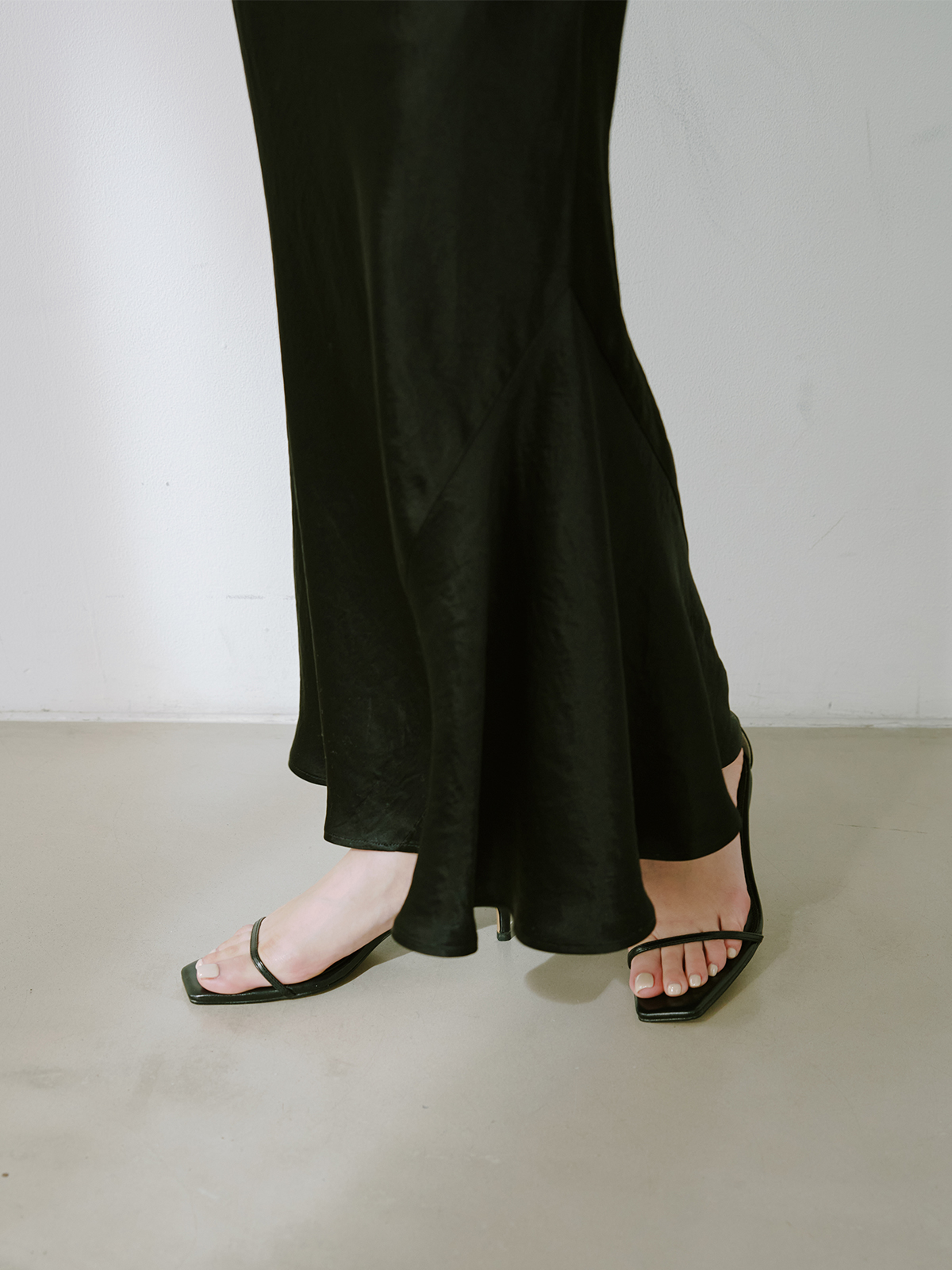 スクエアトゥナローバーサンダル(S BLACK): シューズanuans