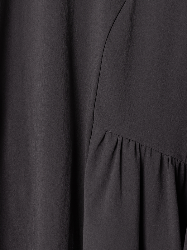 ペプラムデザイントップスラッシュガード(F CHARCOAL GREY